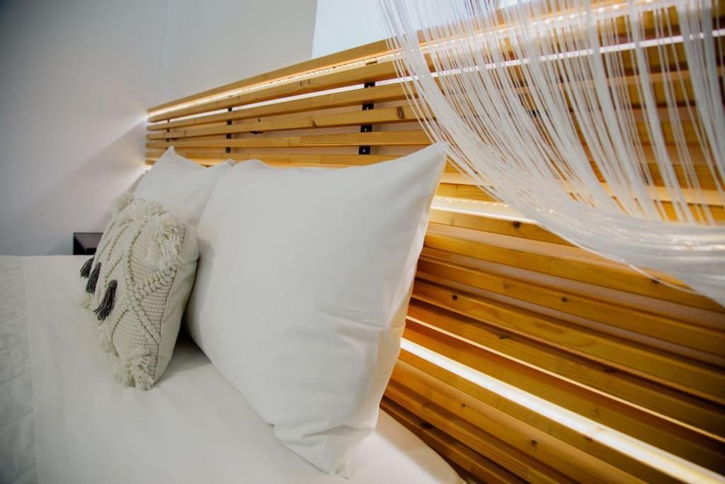 Yard- Family Retreat Apartment Corinth Bagian luar foto